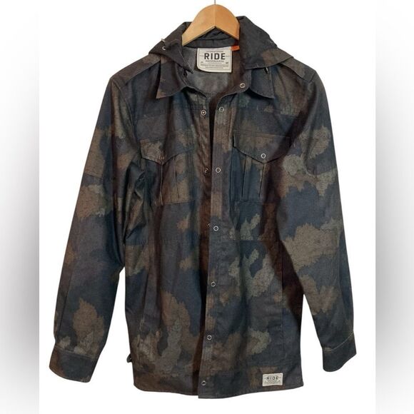 Ride Snowboarding Jacket Woman’s Size S Shred Gear Camo - Picture 7 of 14